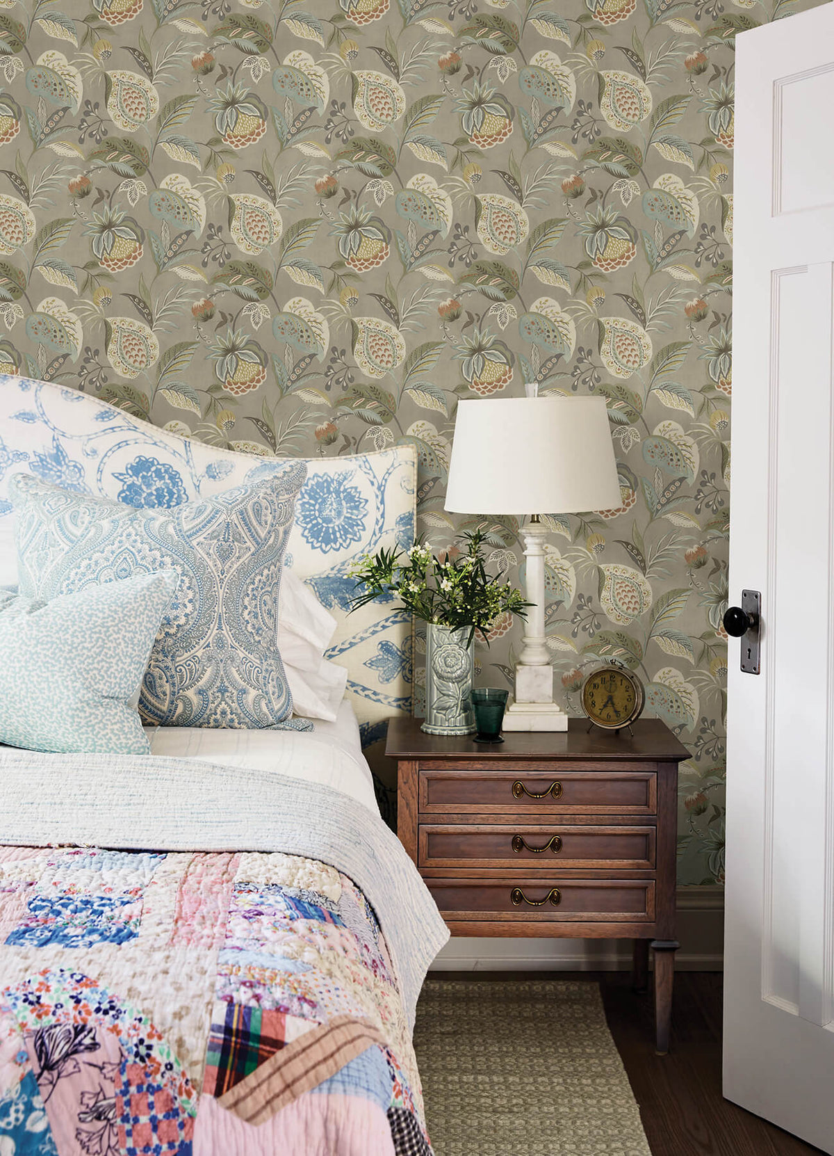 Chesapeake Kinfolk Bohemian Jacobean Wallpaper - Taupe