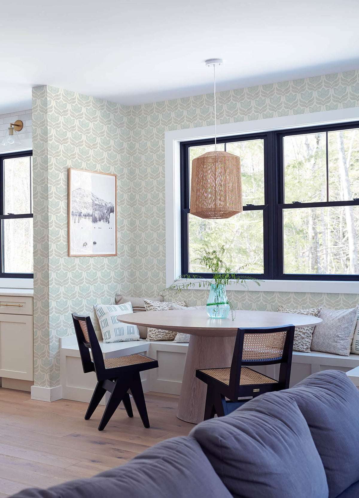 Chesapeake Kinfolk Cathal Tulip Wallpaper - Aqua