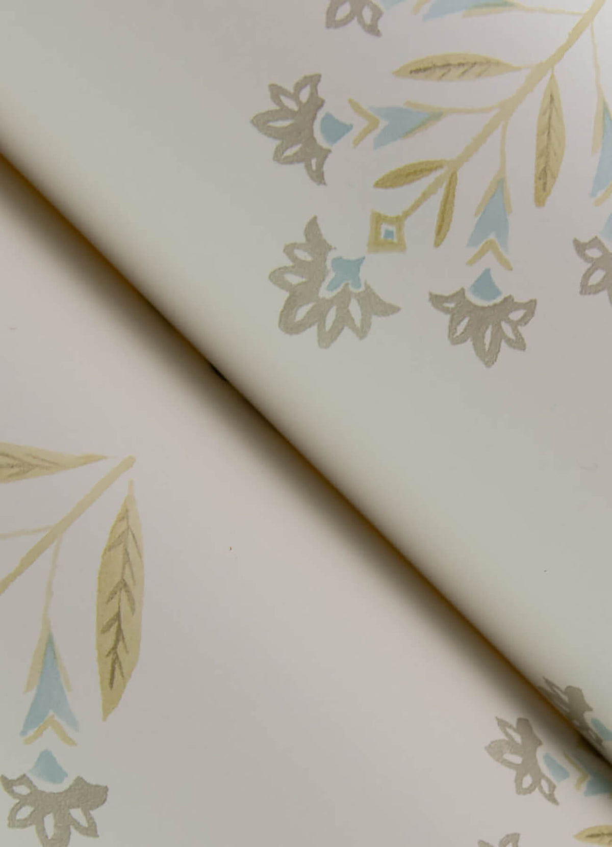 Chesapeake Kinfolk Kova Floral Crest Wallpaper - Yellow