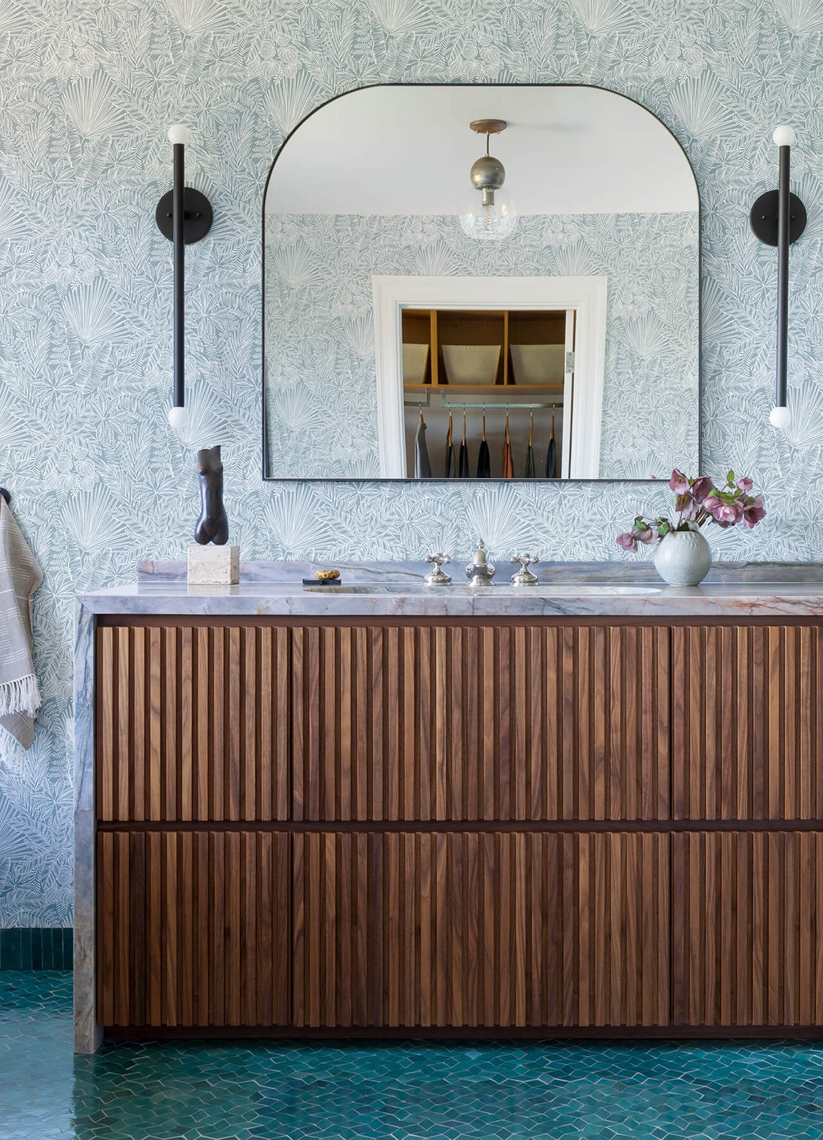 A Street Prints Middleton Vita Wallpaper Sample - Blue