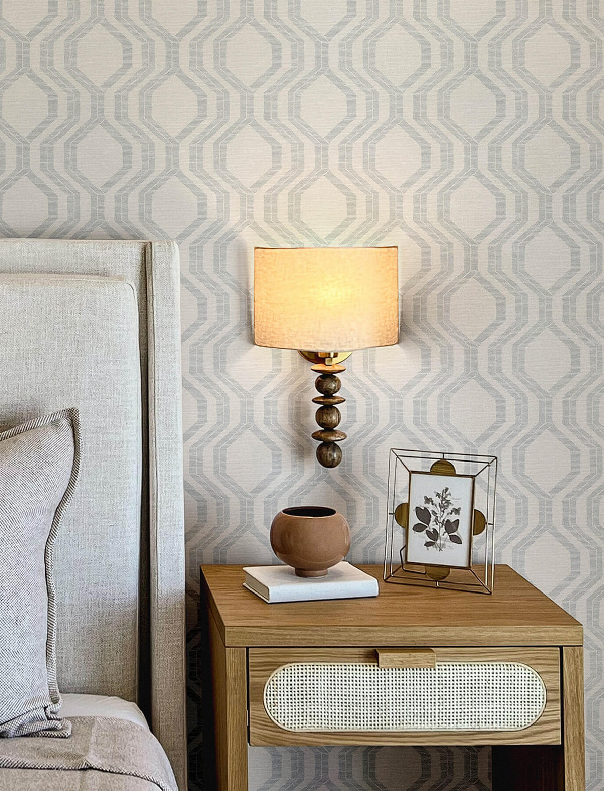 A Street Prints Solace Burton Ogee Wallpaper Sample - Silver