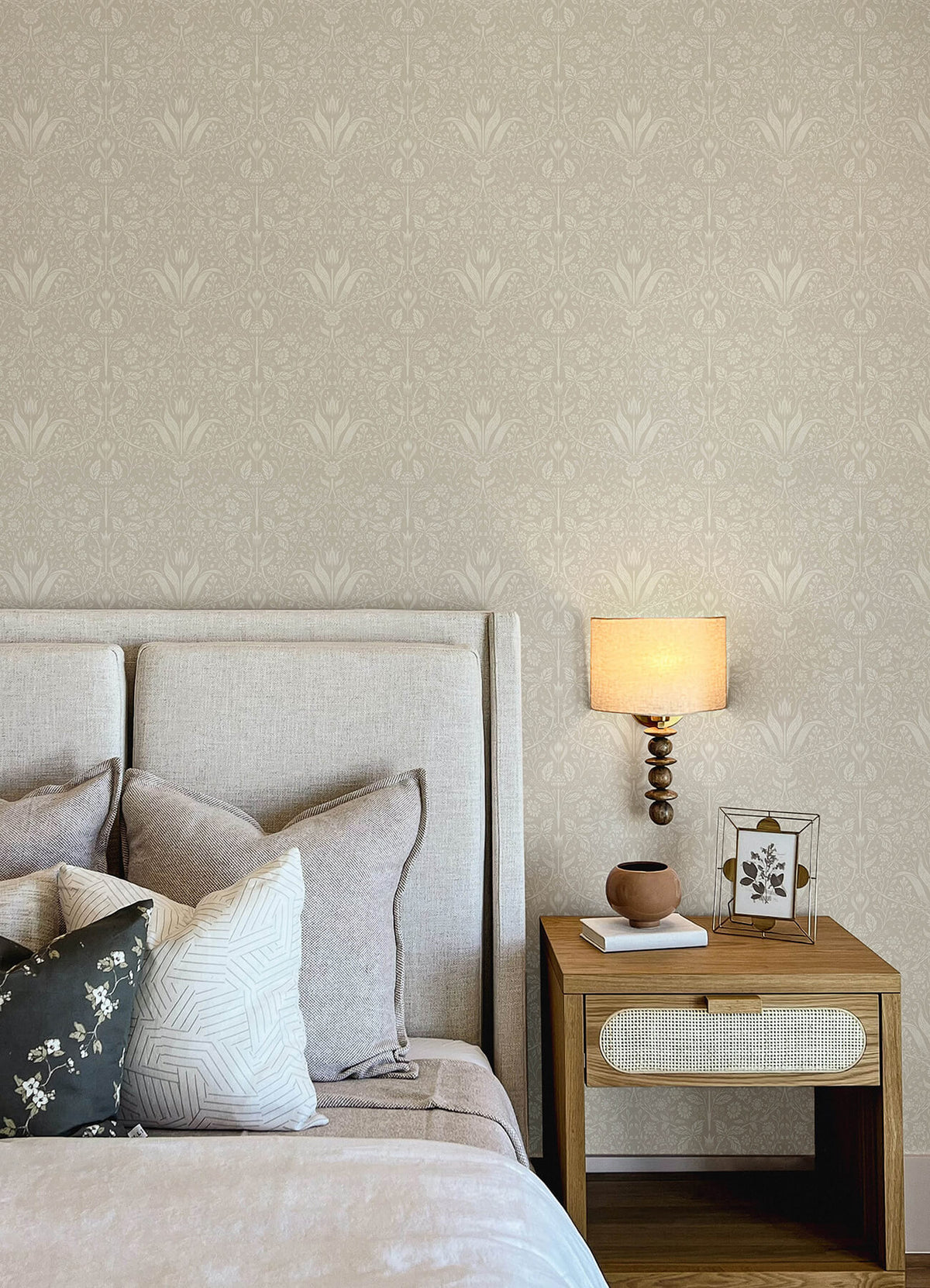A-Street Prints Botanica Mara Tulip Ogee Wallpaper - Beige