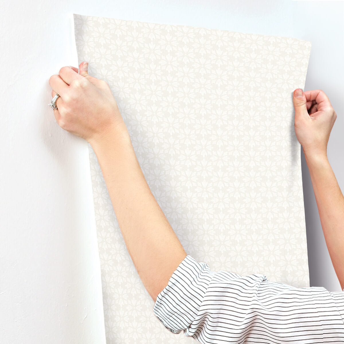 Chesapeake Printworks Phlox Wallpaper - Beige