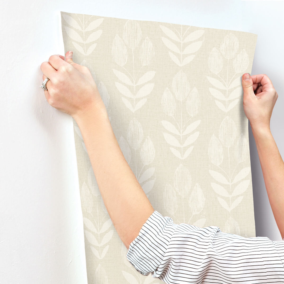Chesapeake Printworks Garland Tulip Wallpaper Sample - Khaki