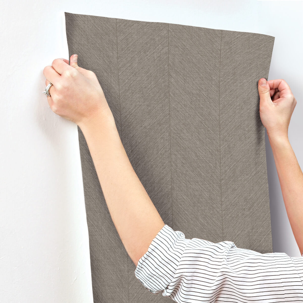 Drew & Jonathan Home Kallam Wallpaper Sample - Chocolate