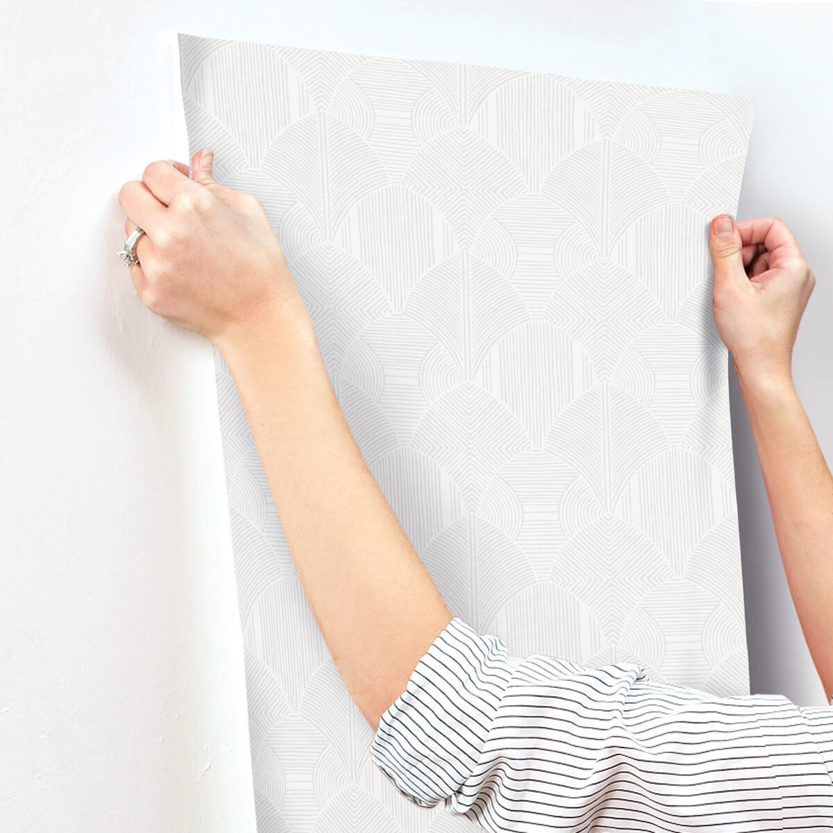 Drew & Jonathan Home Meyberg Wallpaper Sample - White & Silver
