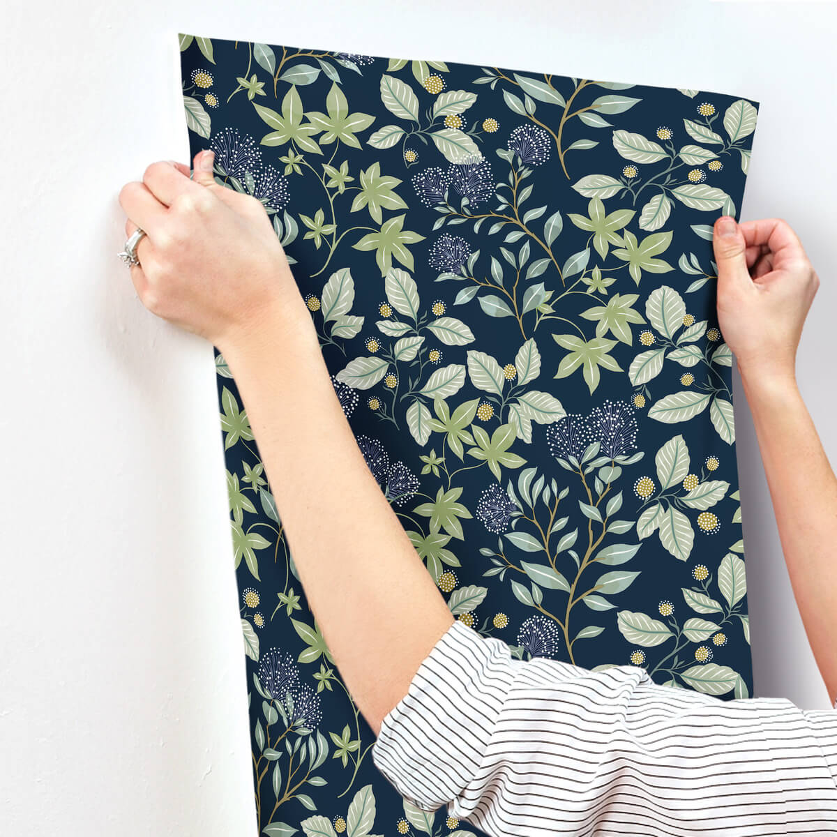Drew & Jonathan Home Mildred Wallpaper Sample - Indigo