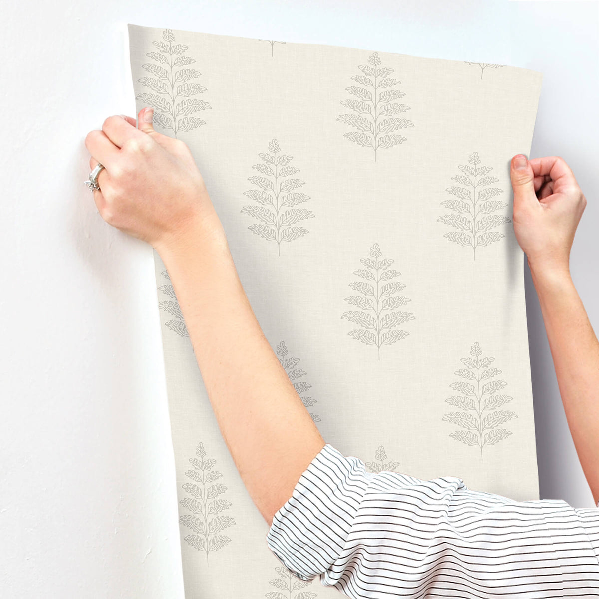 Chesapeake Oak & Moss Frond Wallpaper Sample - Cream