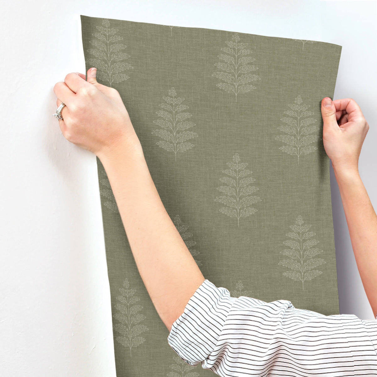 Chesapeake Oak & Moss Frond Wallpaper - Dark Green