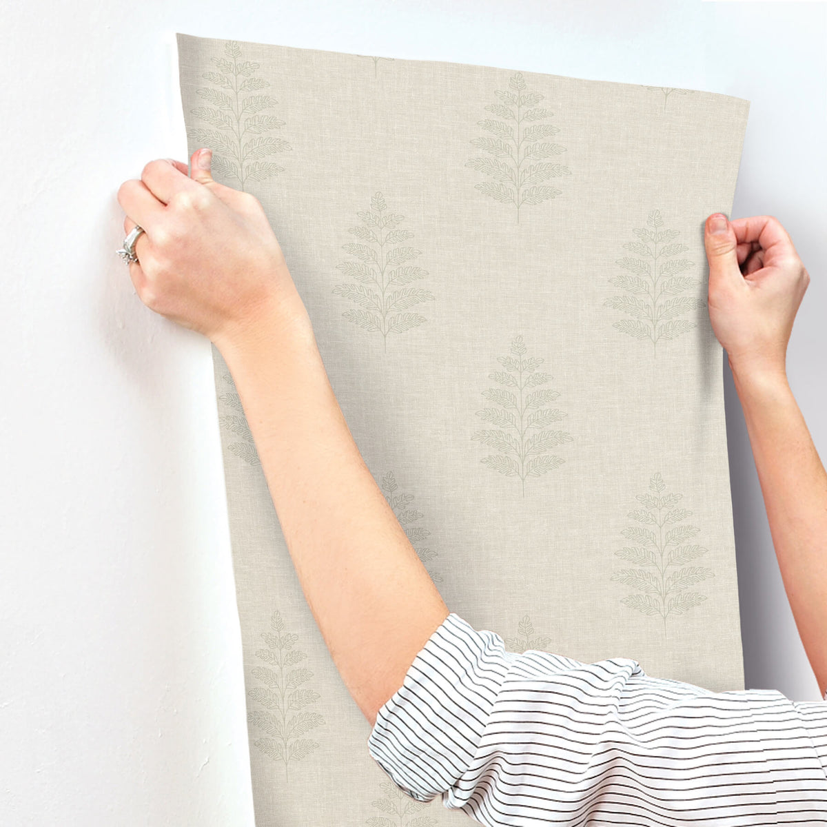 Chesapeake Oak & Moss Frond Wallpaper - Beige