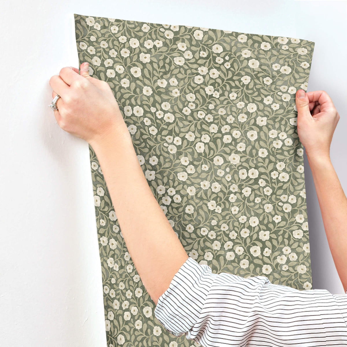 Chesapeake Oak & Moss Poppy Trail Wallpaper Sample - Green