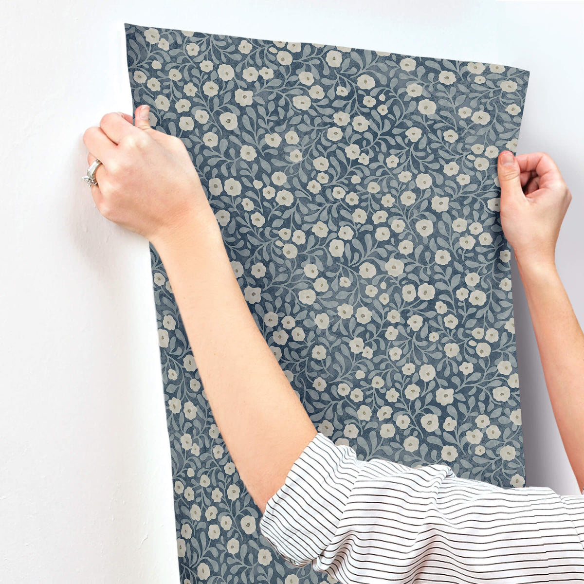 Chesapeake Oak & Moss Poppy Trail Wallpaper - Dark Blue