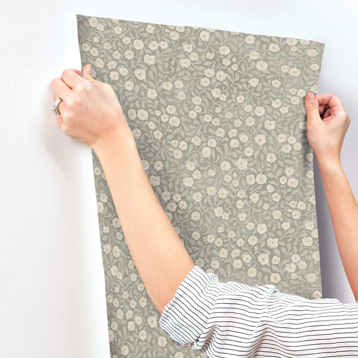 Chesapeake Oak & Moss Poppy Trail Wallpaper - Aqua