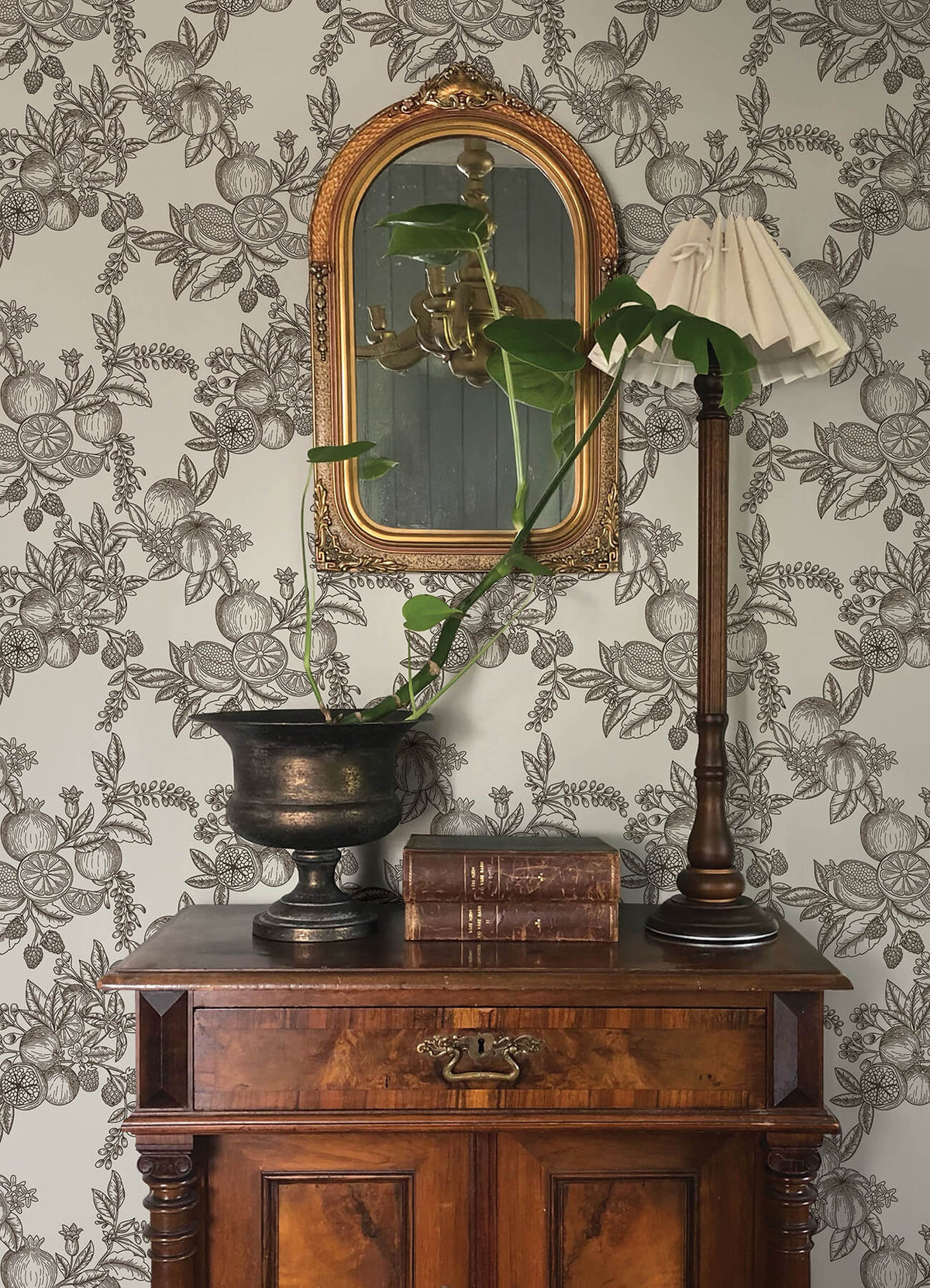 Chris Loves Julia Gerty Wallpaper Sample - Black & White
