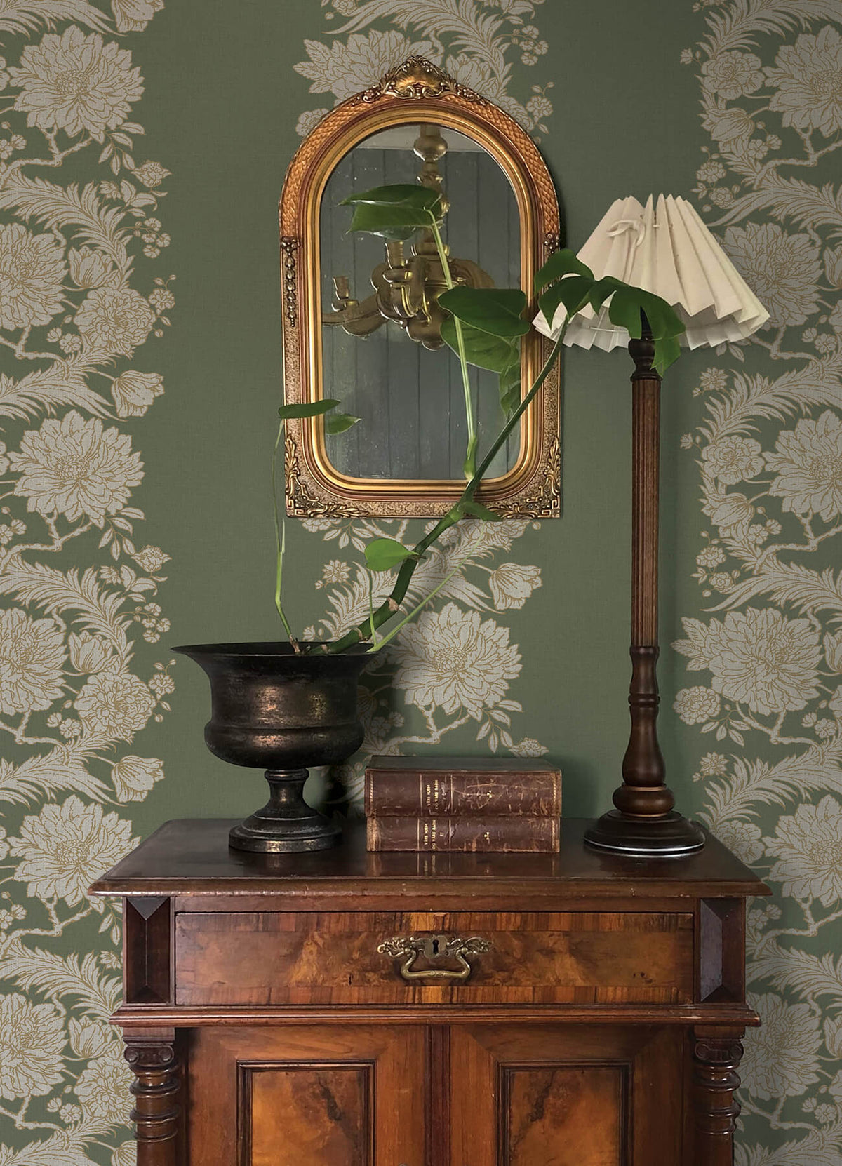 Chris Loves Julia Gisela Wallpaper - Green