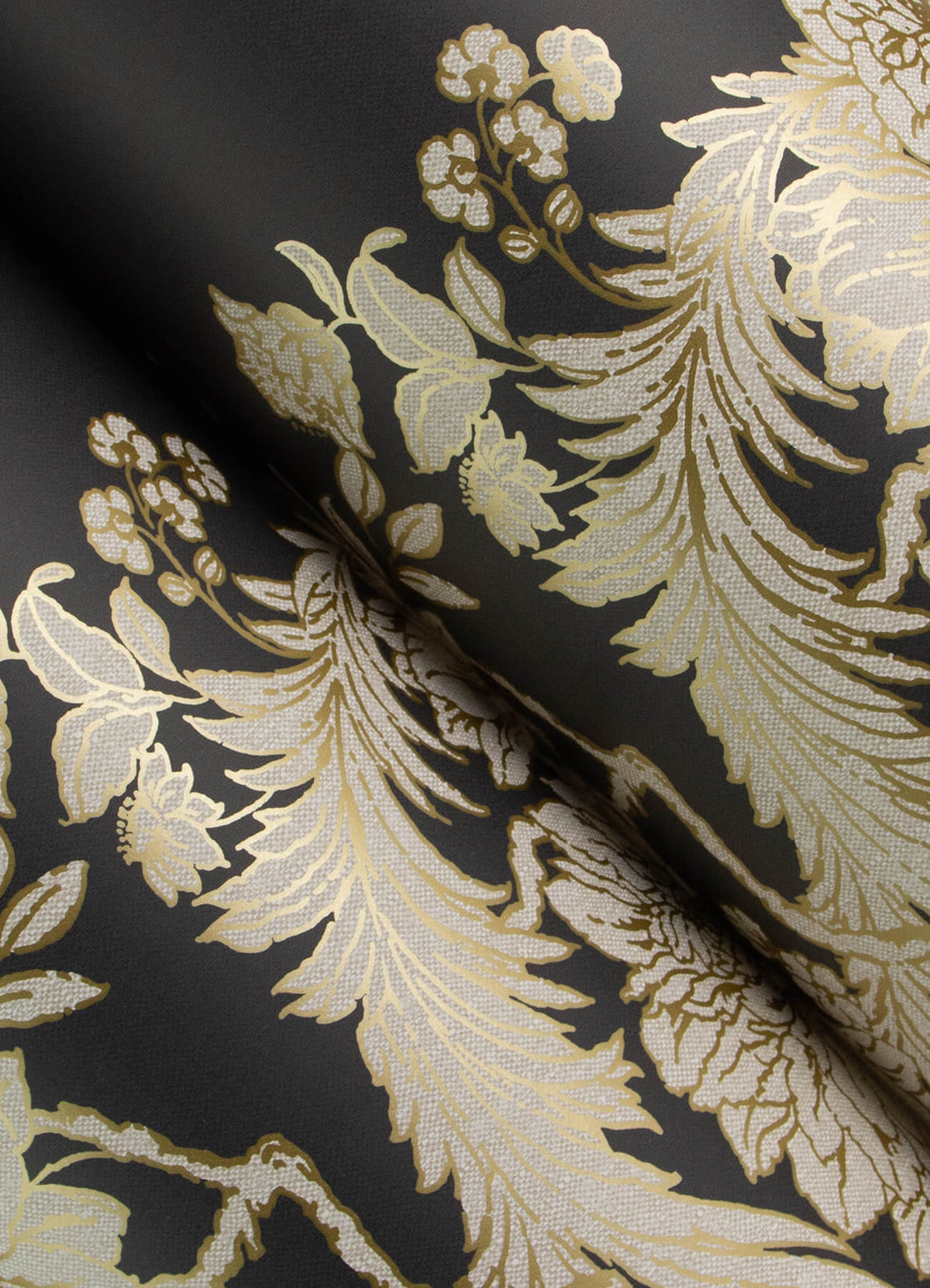 Chris Loves Julia Gisela Wallpaper - Black