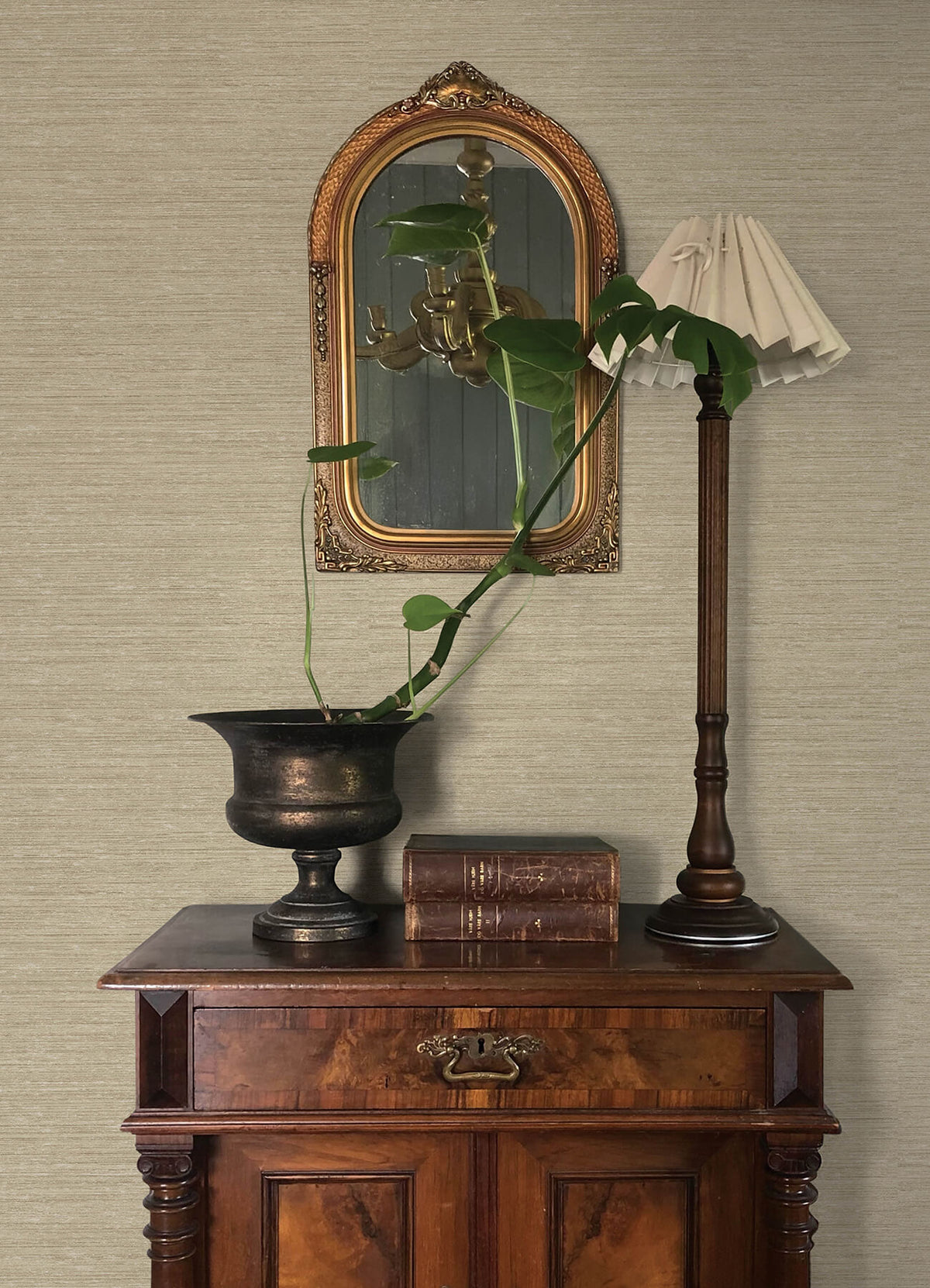 Chris Loves Julia Roderick Wallpaper Sample - Neutral