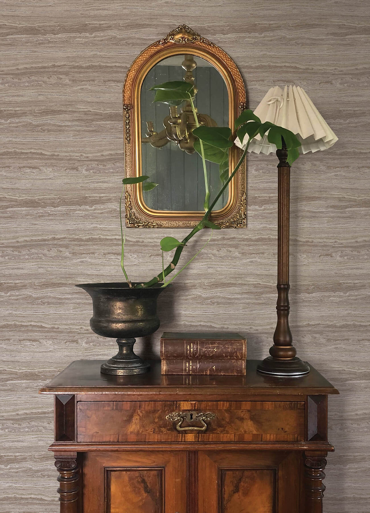 Chris Loves Julia Lyman Wallpaper - Mauve