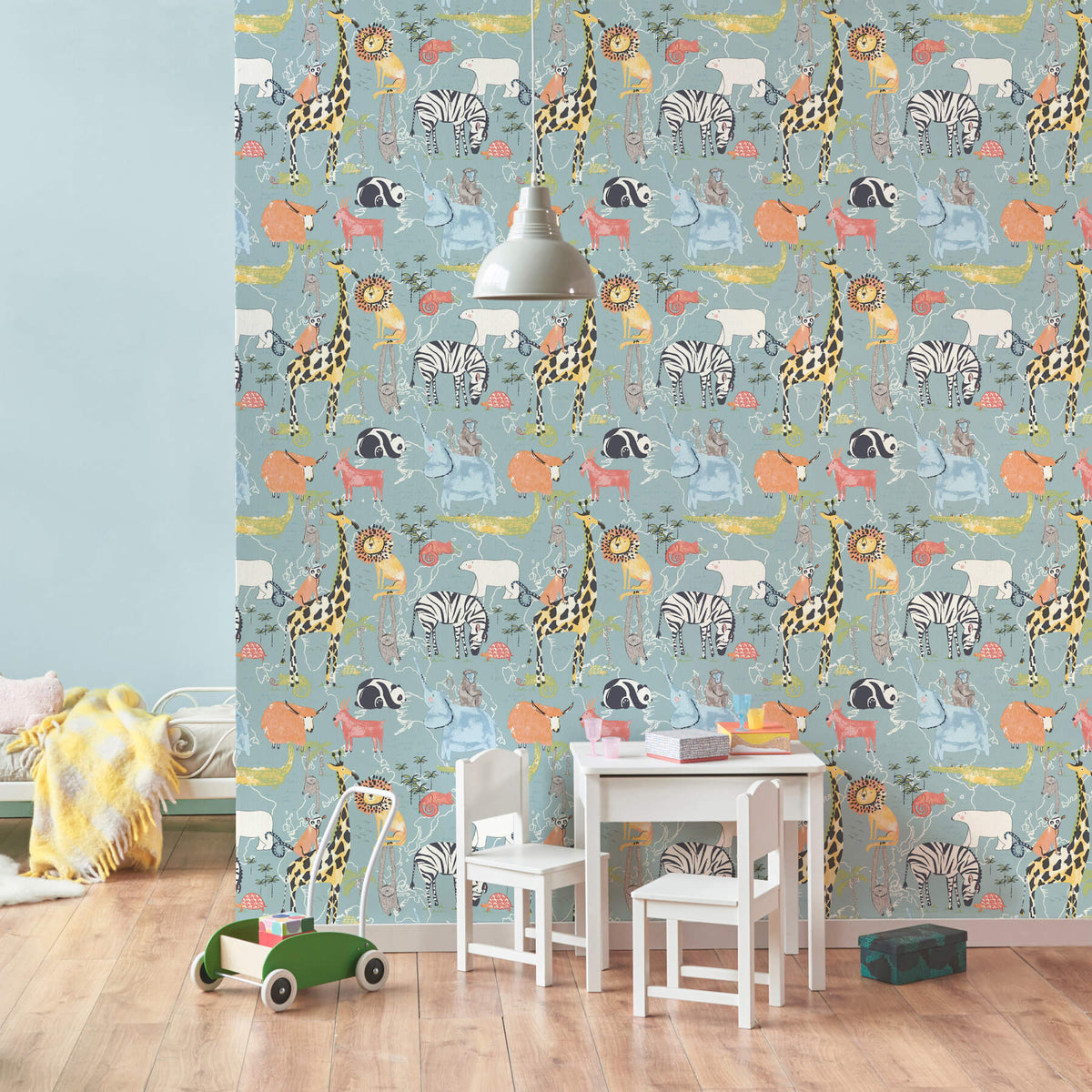 Advantage World of Imagination Safari Animals Wallpaper Sample - Blue