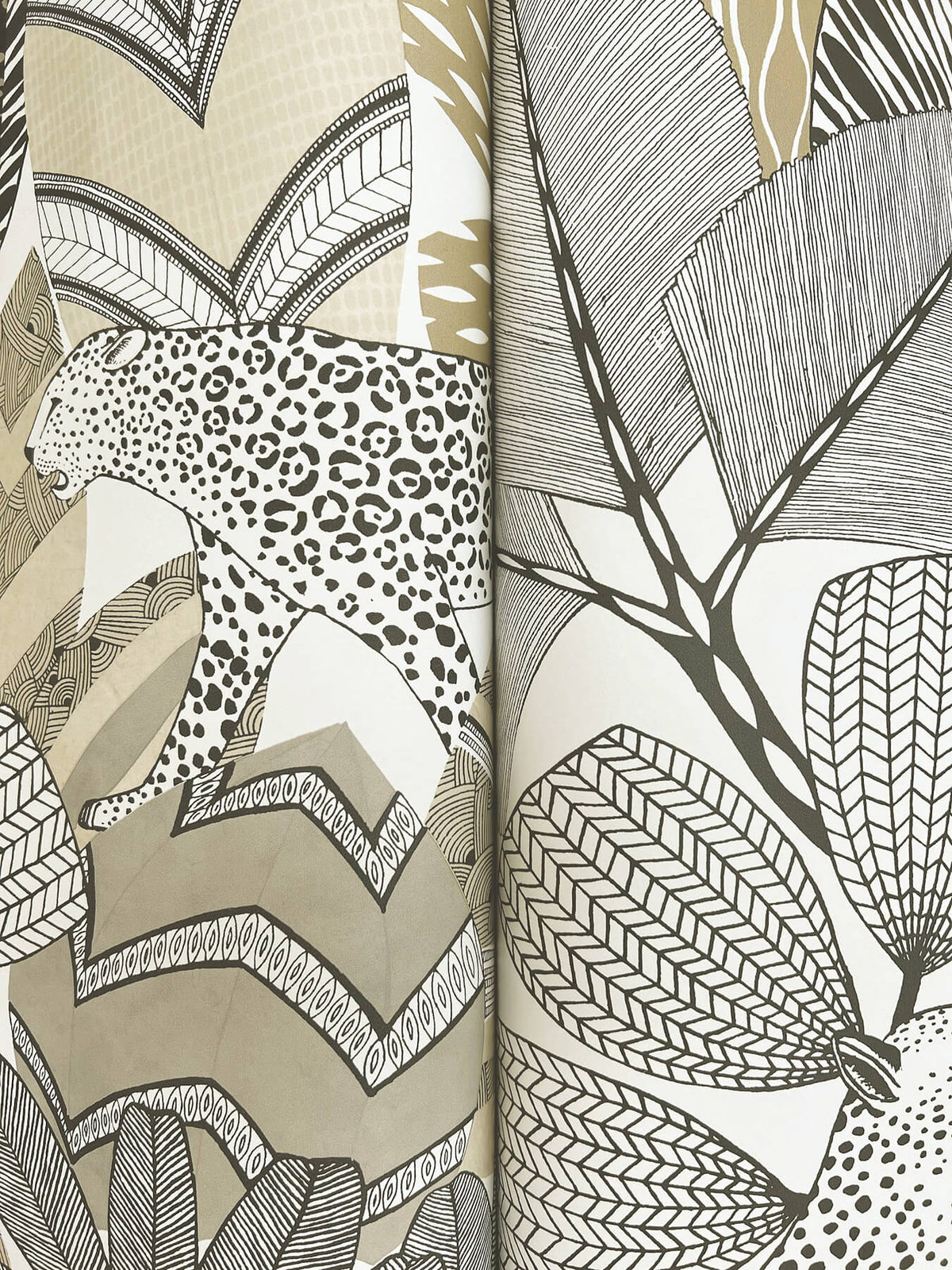 Antonina Vella Artifacts Namiri Wallpaper - Neutral