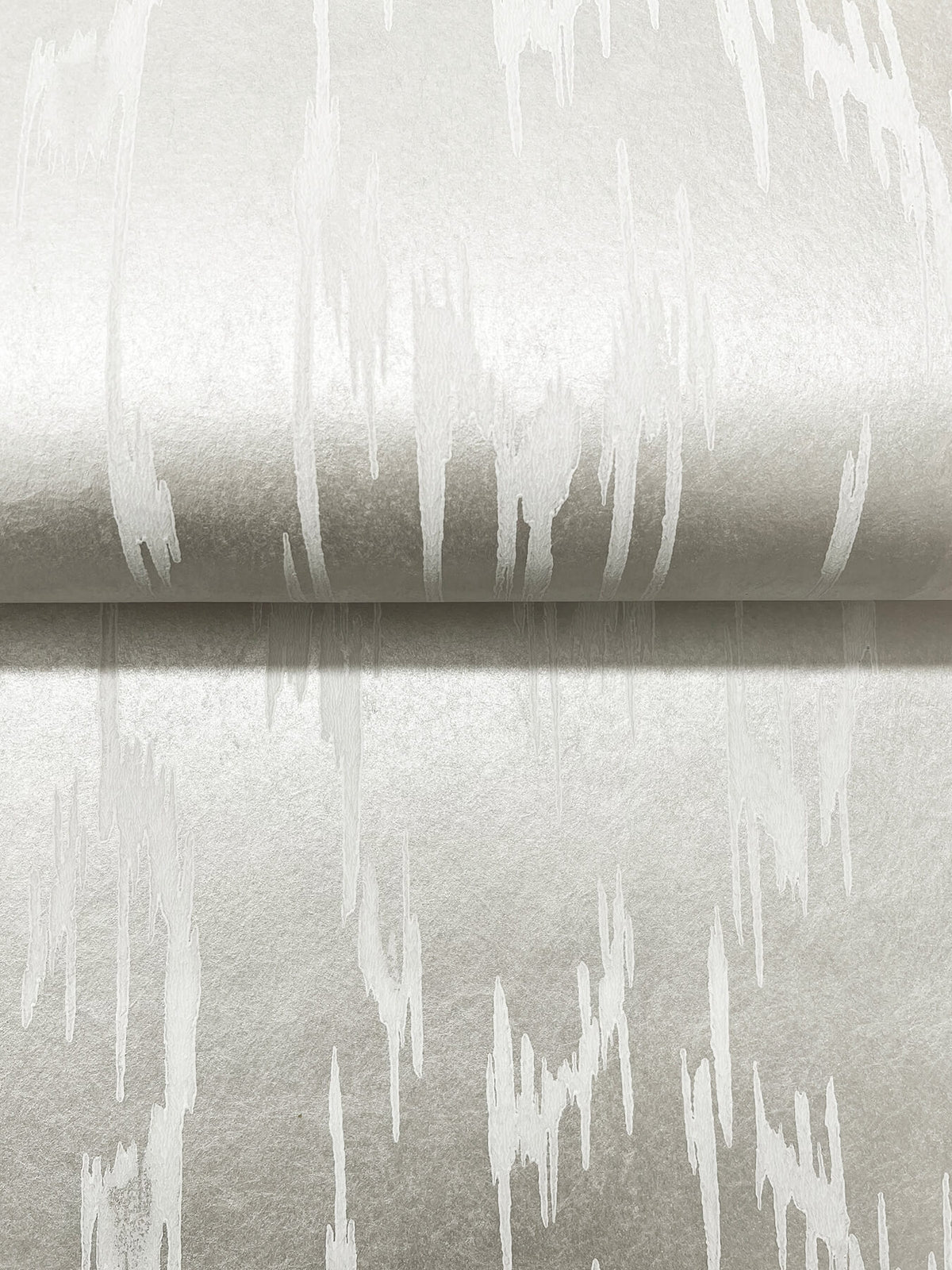 Candice Olson Decadence Flowing Wallpaper - Pearl