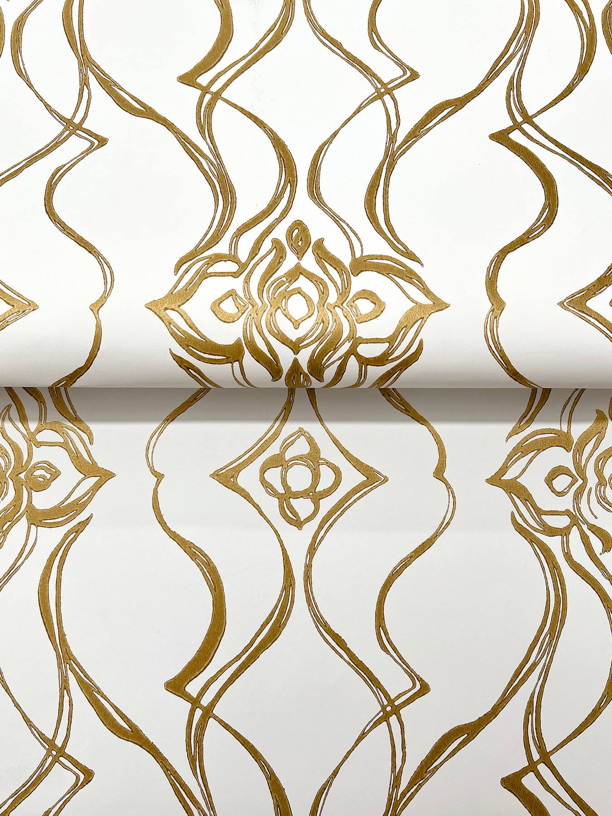 Candice Olson Decadence Pirouette Wallpaper Sample - White & Gold