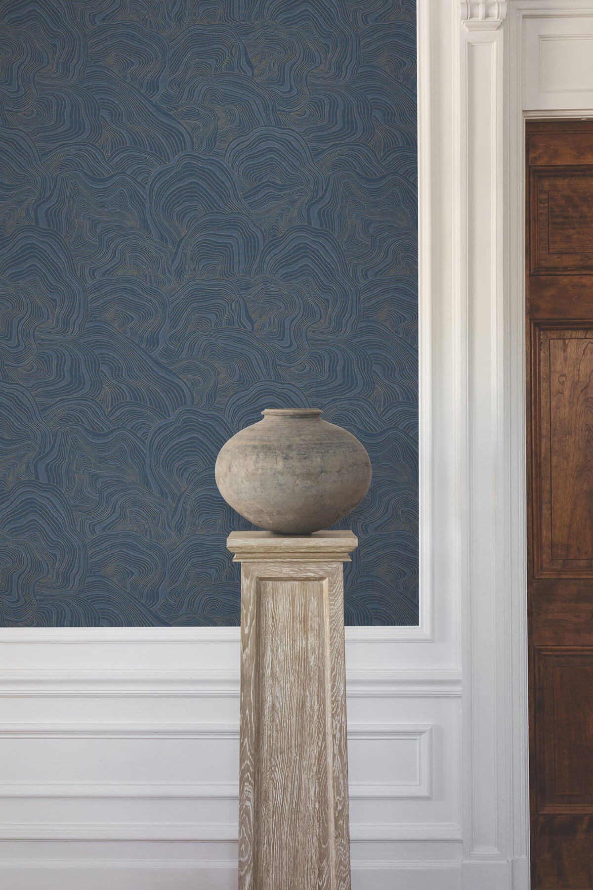 Ronald Redding Classics Geodes Wallpaper Sample - Navy