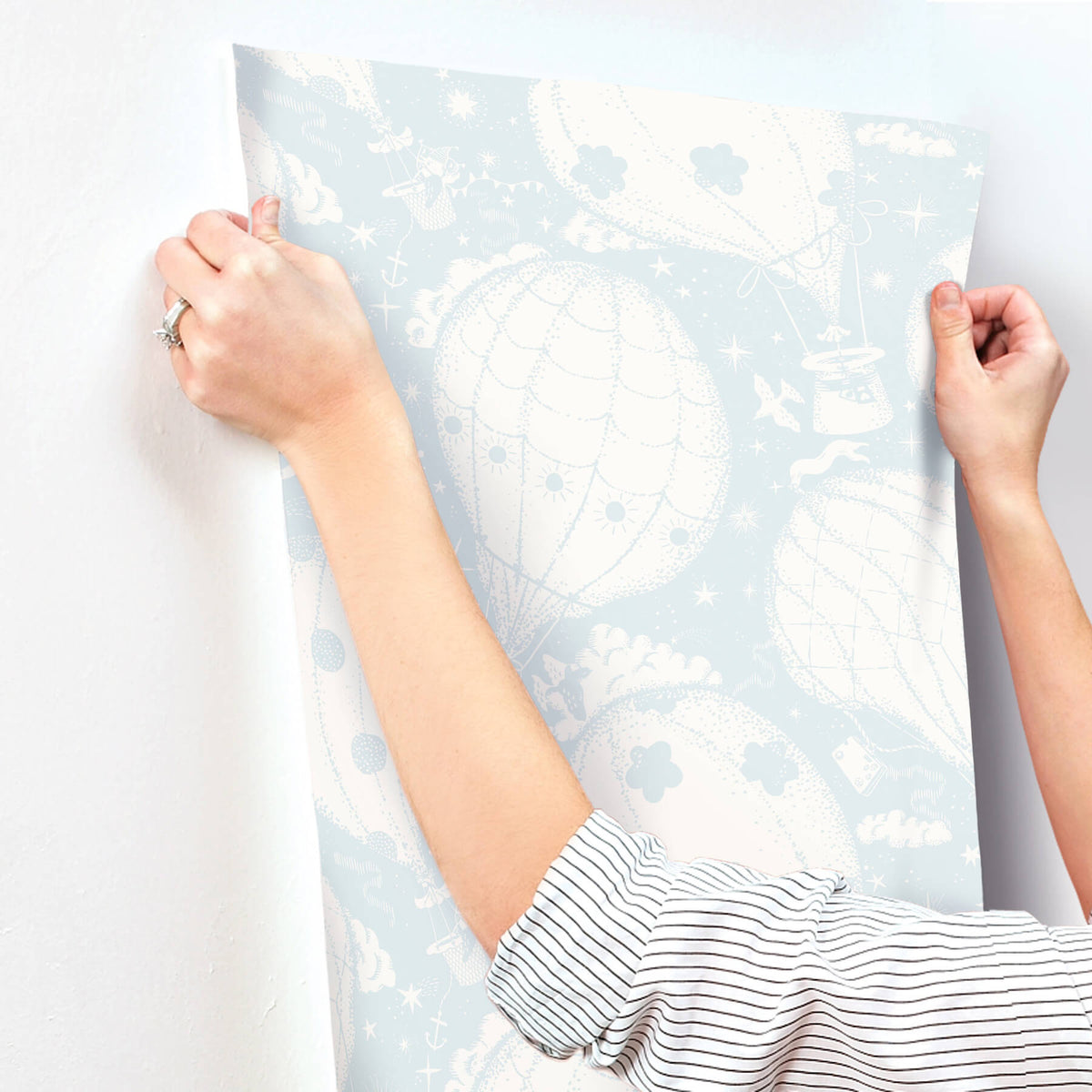 York Daydream Ballongerna Wallpaper - Light Blue