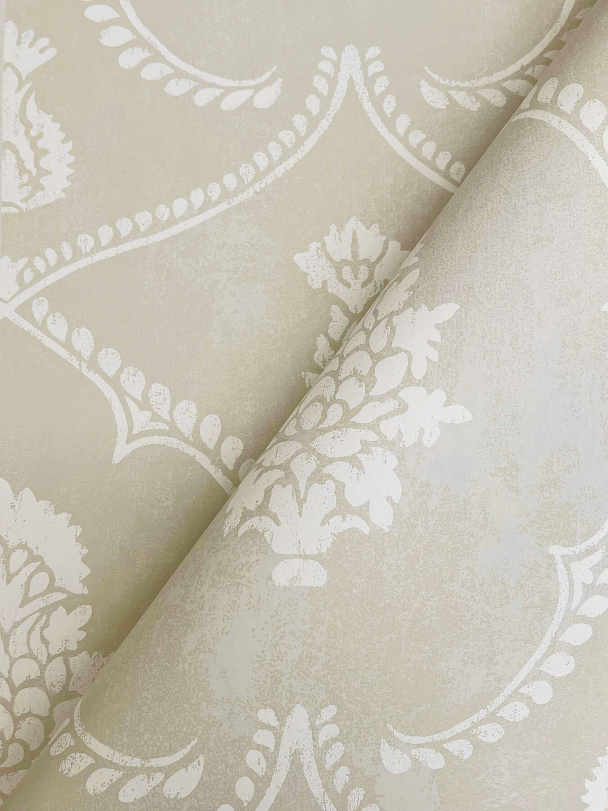 Ronald Redding Astoria Royal Damask Wallpaper - Soft Grey