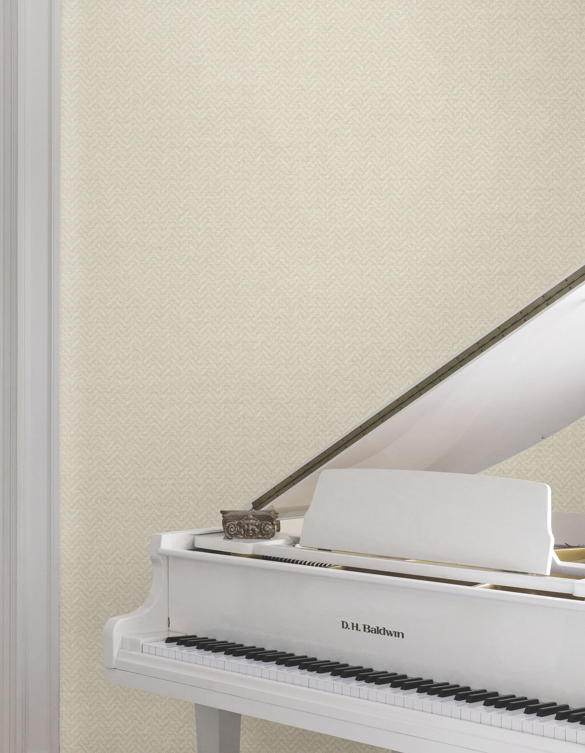 Ronald Redding Astoria Regent Wallpaper Sample - Soft Beige