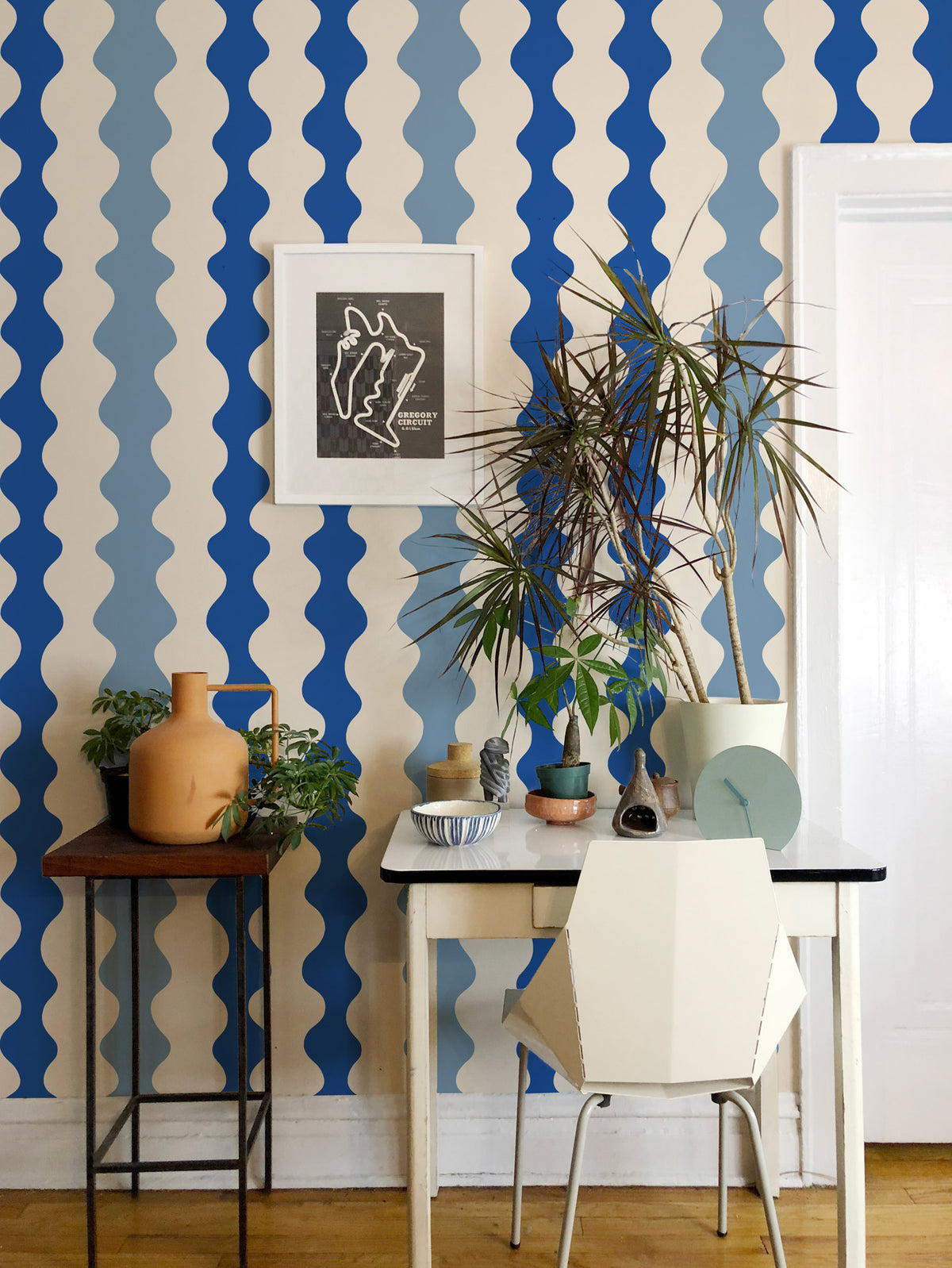 Mitchell Black Natalie Papier Low Frequency Wallpaper Sample - Bathhouse Blues
