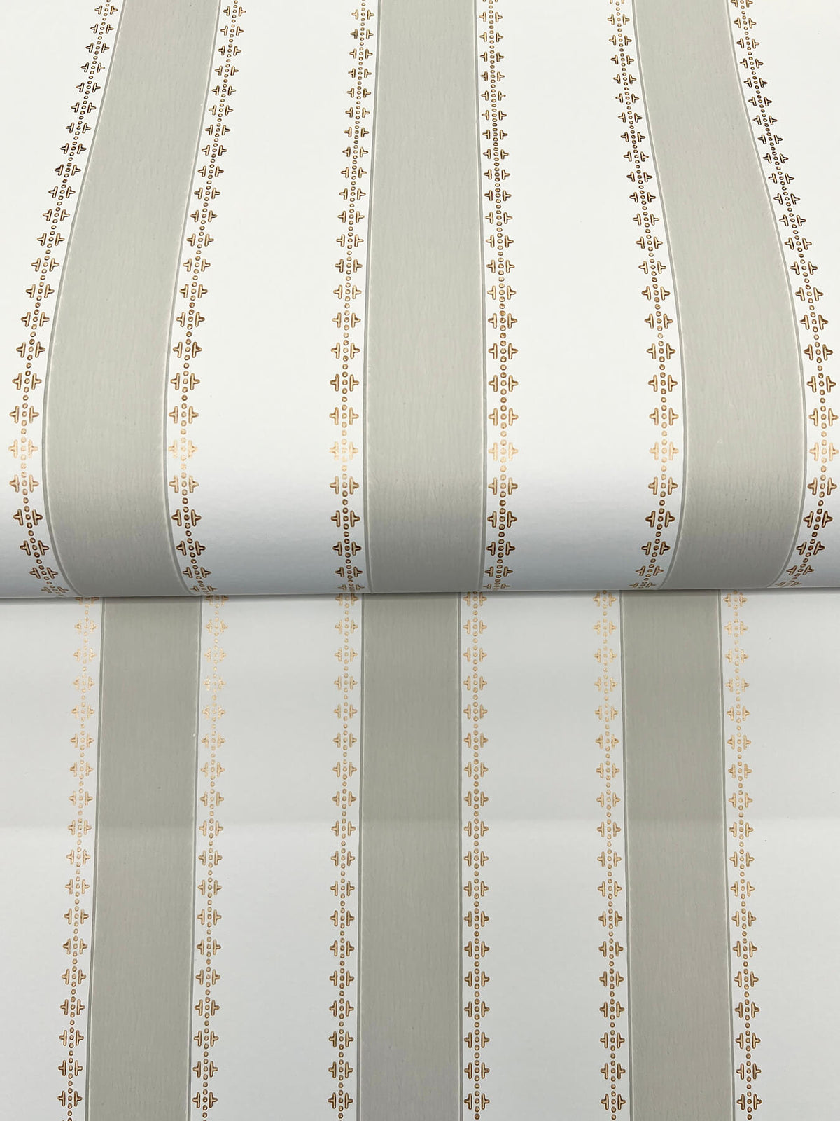 Antonina Vella Jardin Tilford Wallpaper Sample - Beige & White