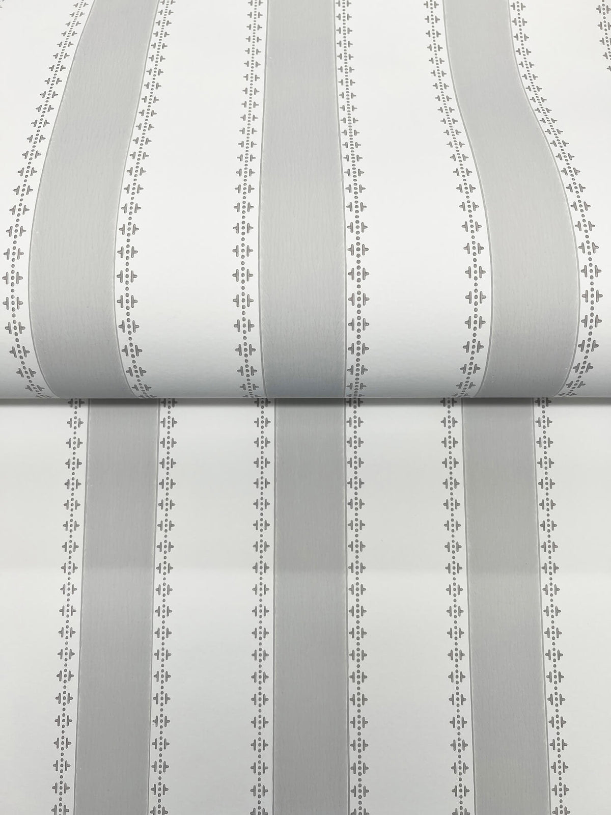 Antonina Vella Jardin Tilford Wallpaper Sample - Grey & White