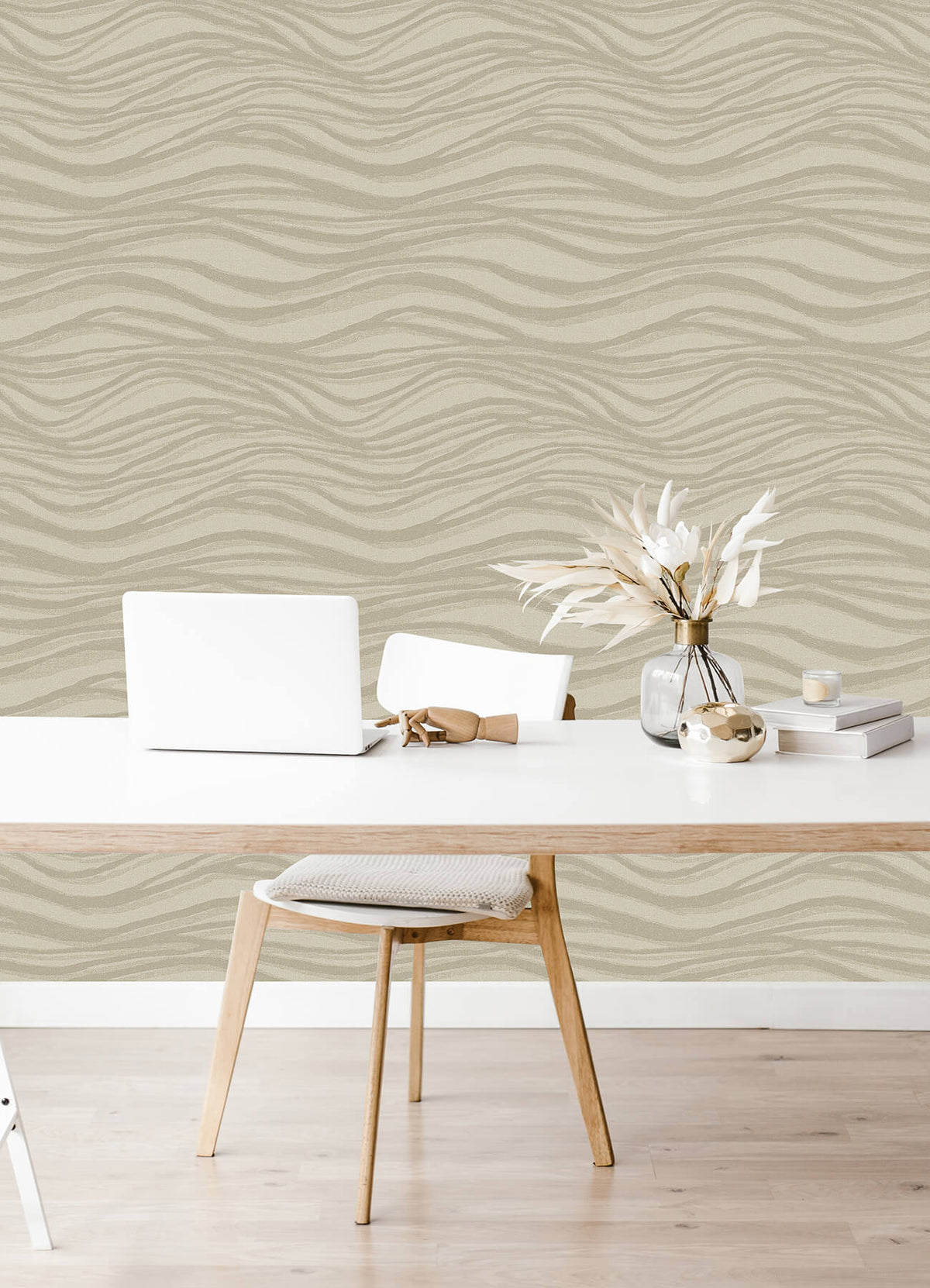 Scott Living Chorus Wave Wallpaper - Gold