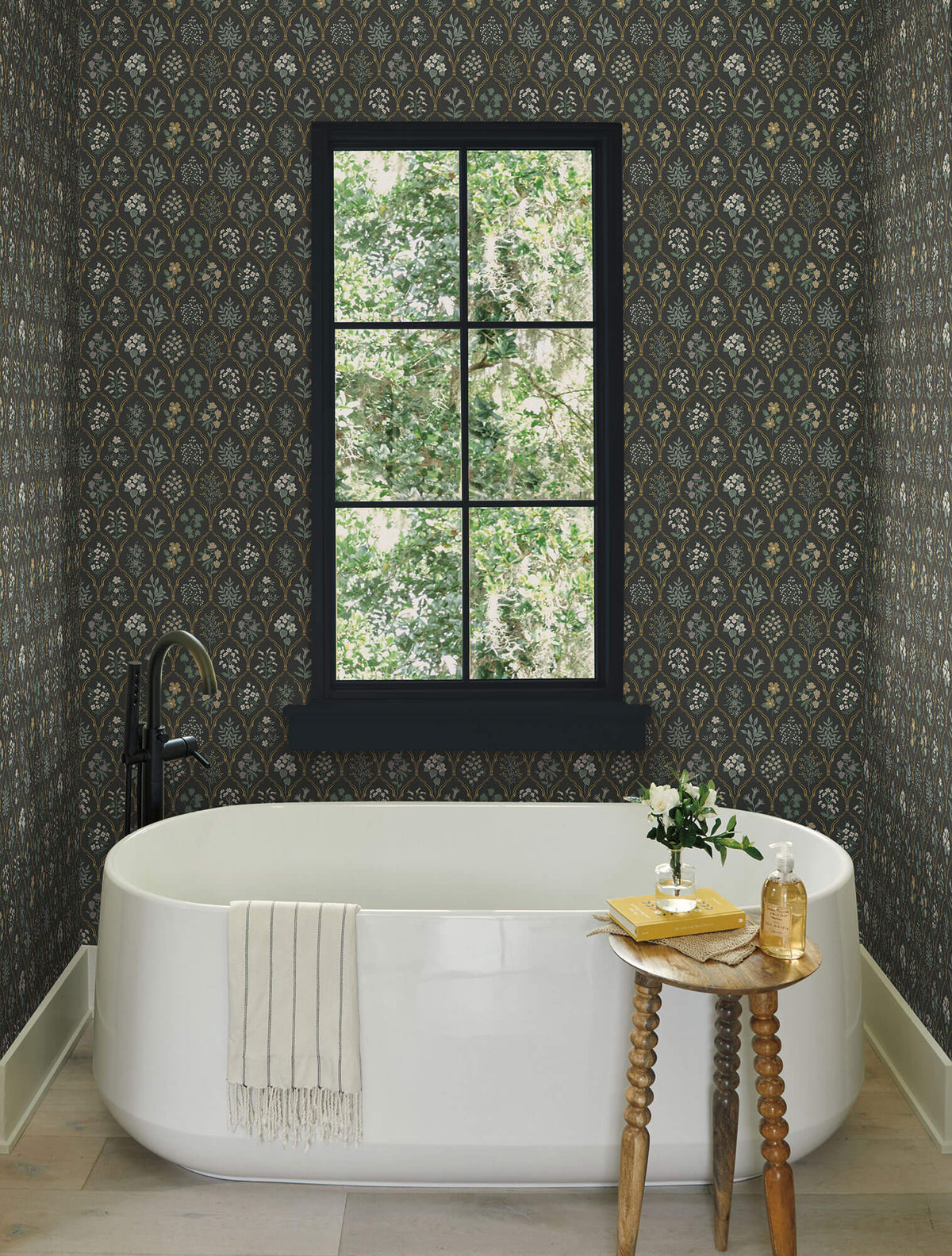 Rifle Paper Co. Hawthorne Wallpaper - Black & Cream
