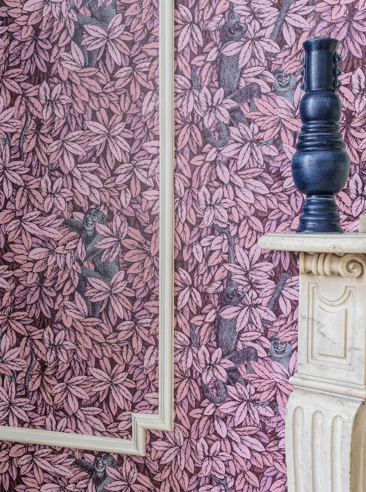 Cole & Son Fornasetti Senza Tempo II Foglie E Scimmie Wallpaper - Blush