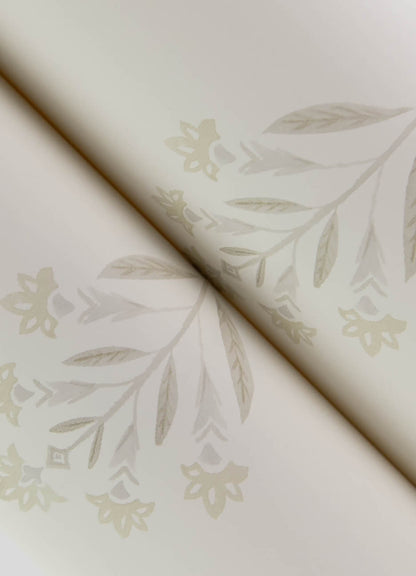 Chesapeake Kinfolk Kova Floral Crest Wallpaper - Dove