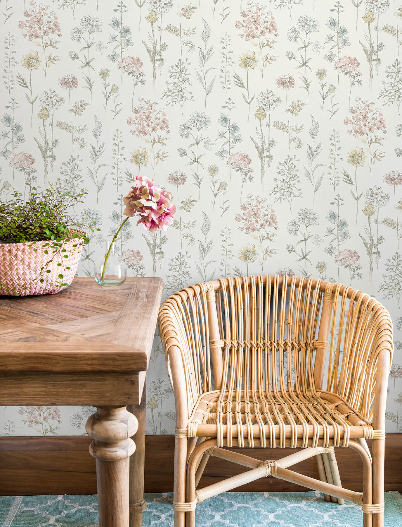Chesapeake Wildflower Bergamot Wallpaper - Pastel