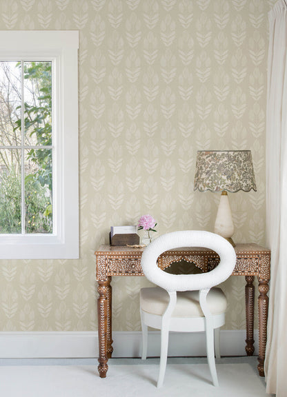 Chesapeake Printworks Garland Tulip Wallpaper - Khaki