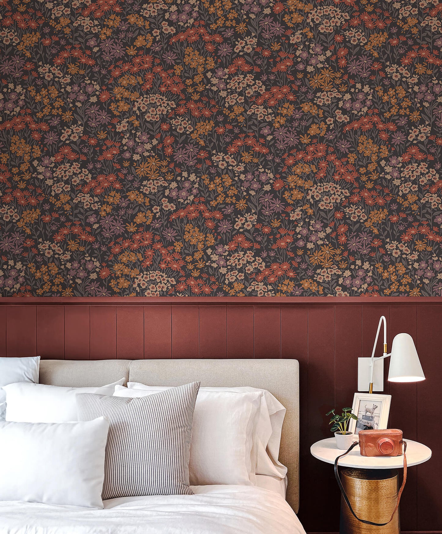 Westbury Forest Ditsy Daisies Wallpaper - Orange