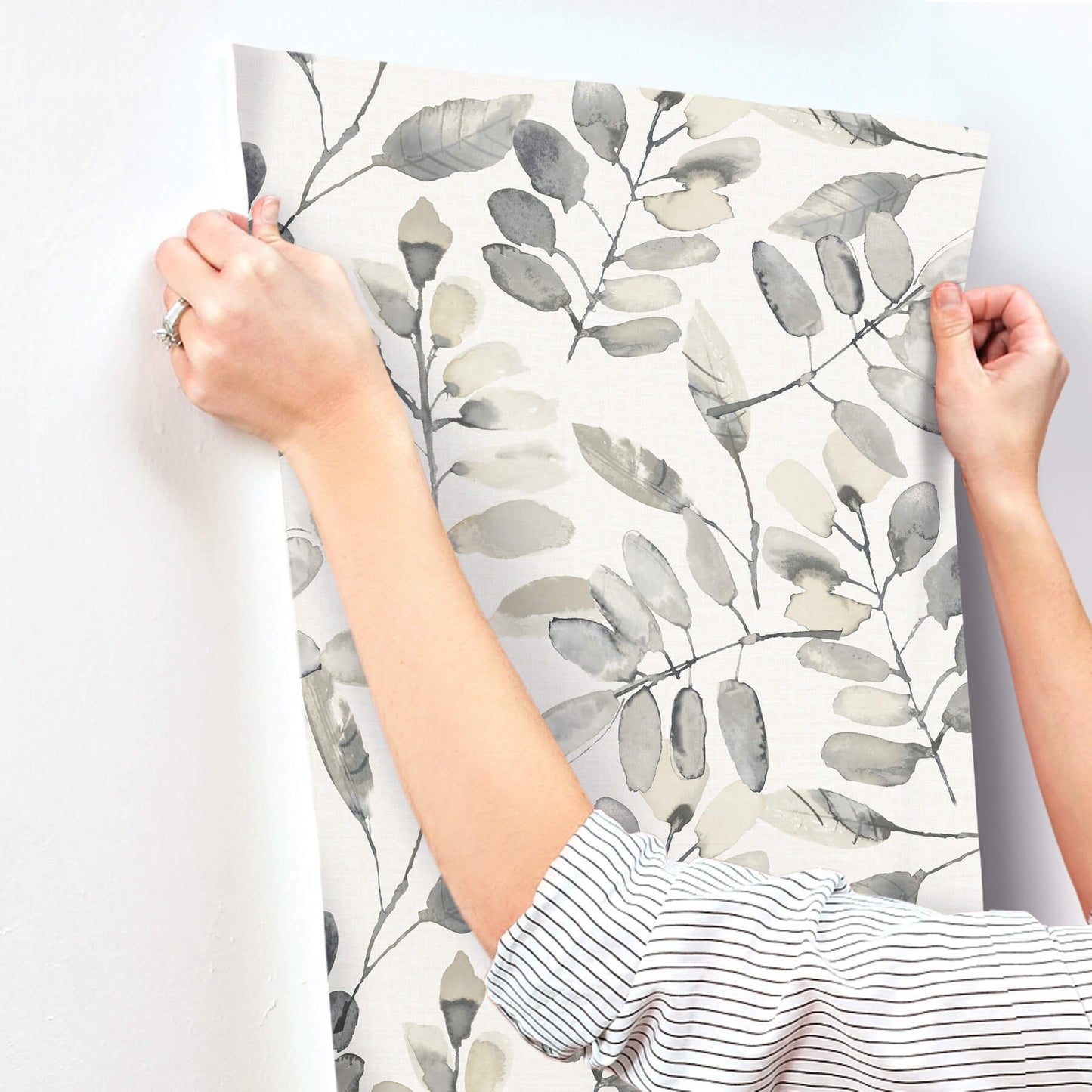 Chesapeake Oak & Moss Pinnate Wallpaper - Charcoal