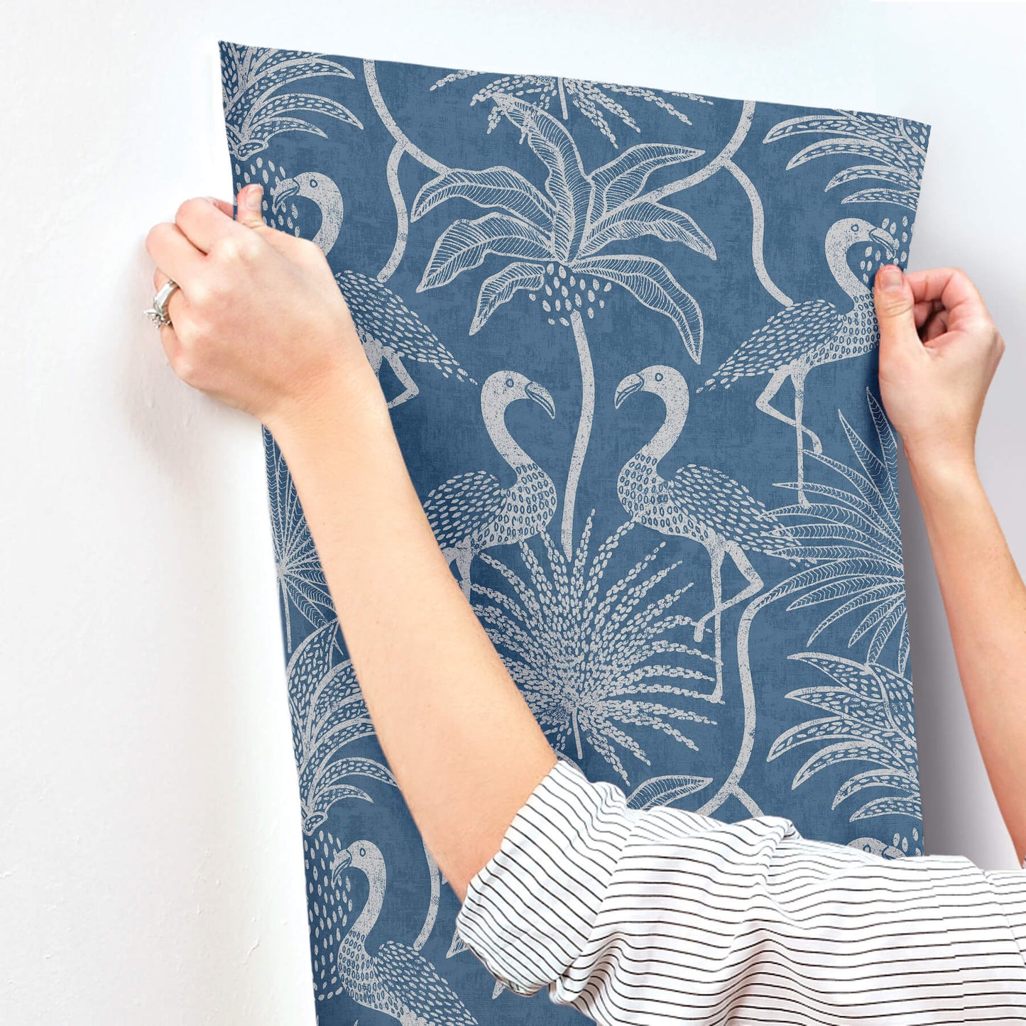 A-Street Prints Sea Salt Biscayne Wallpaper - Navy