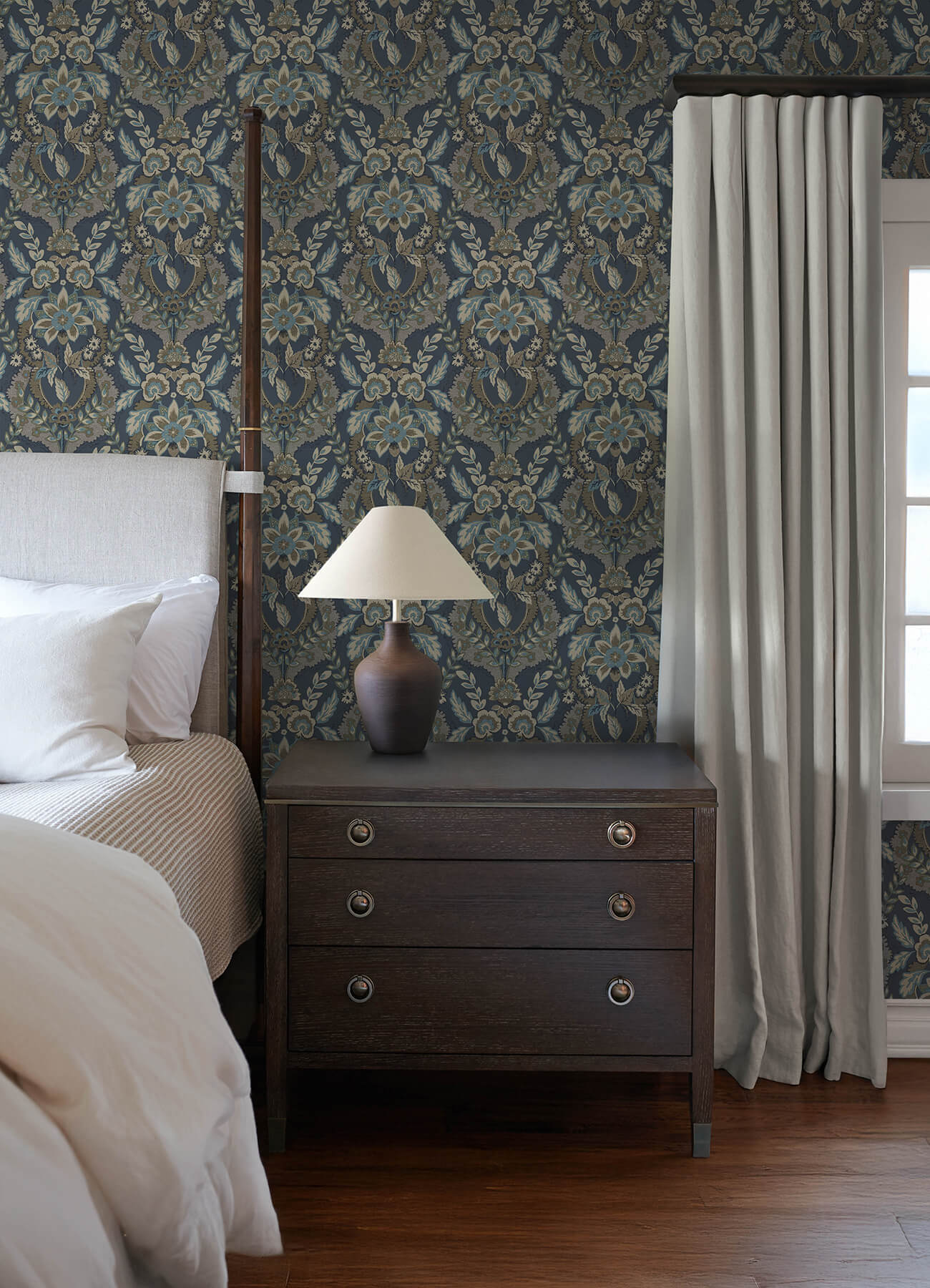 Chris Loves Julia Collins Wallpaper - Teal