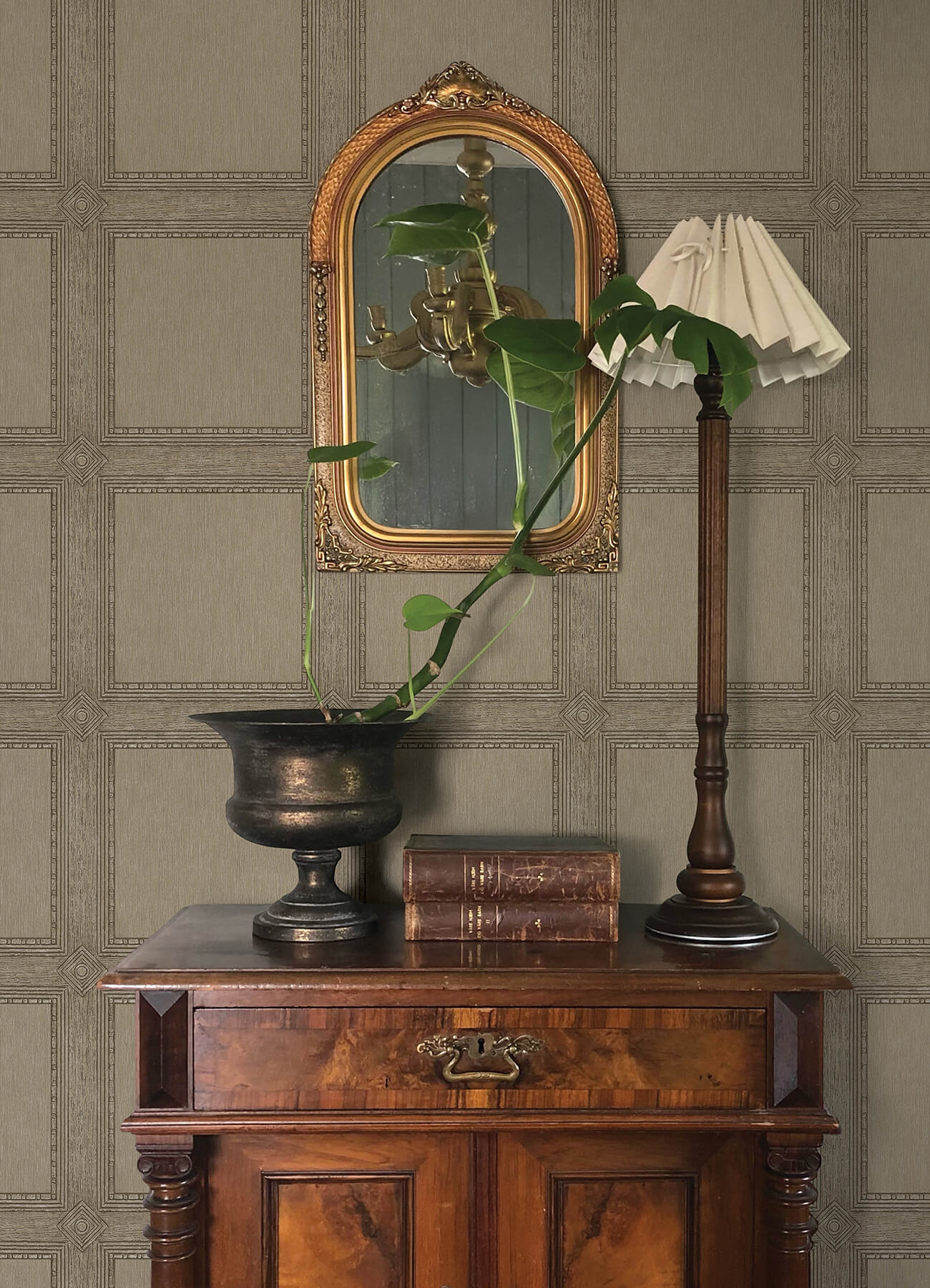 Chris Loves Julia Moorland Wallpaper - Chestnut