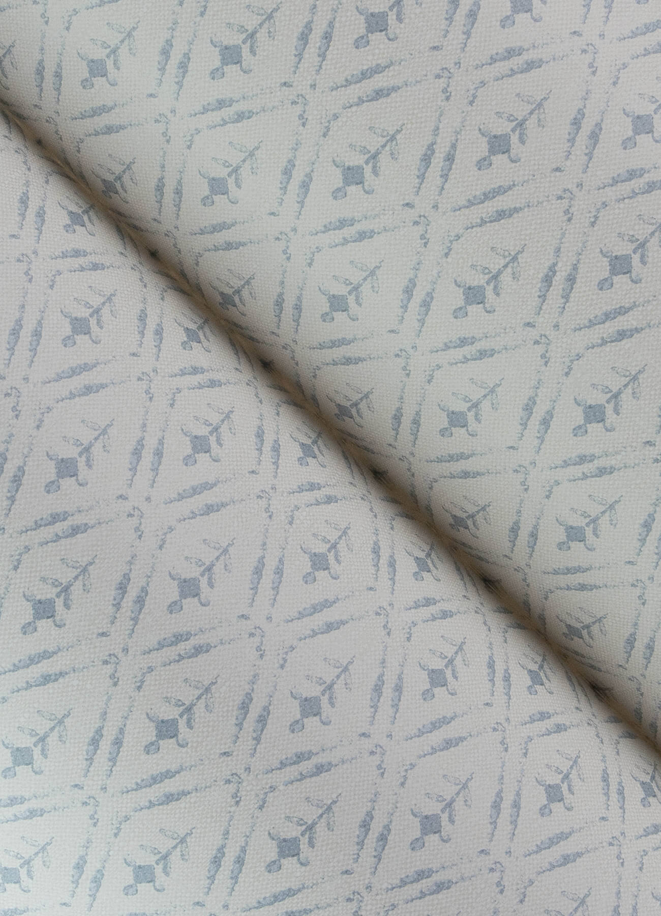 Chris Loves Julia Tillie Wallpaper - Blue