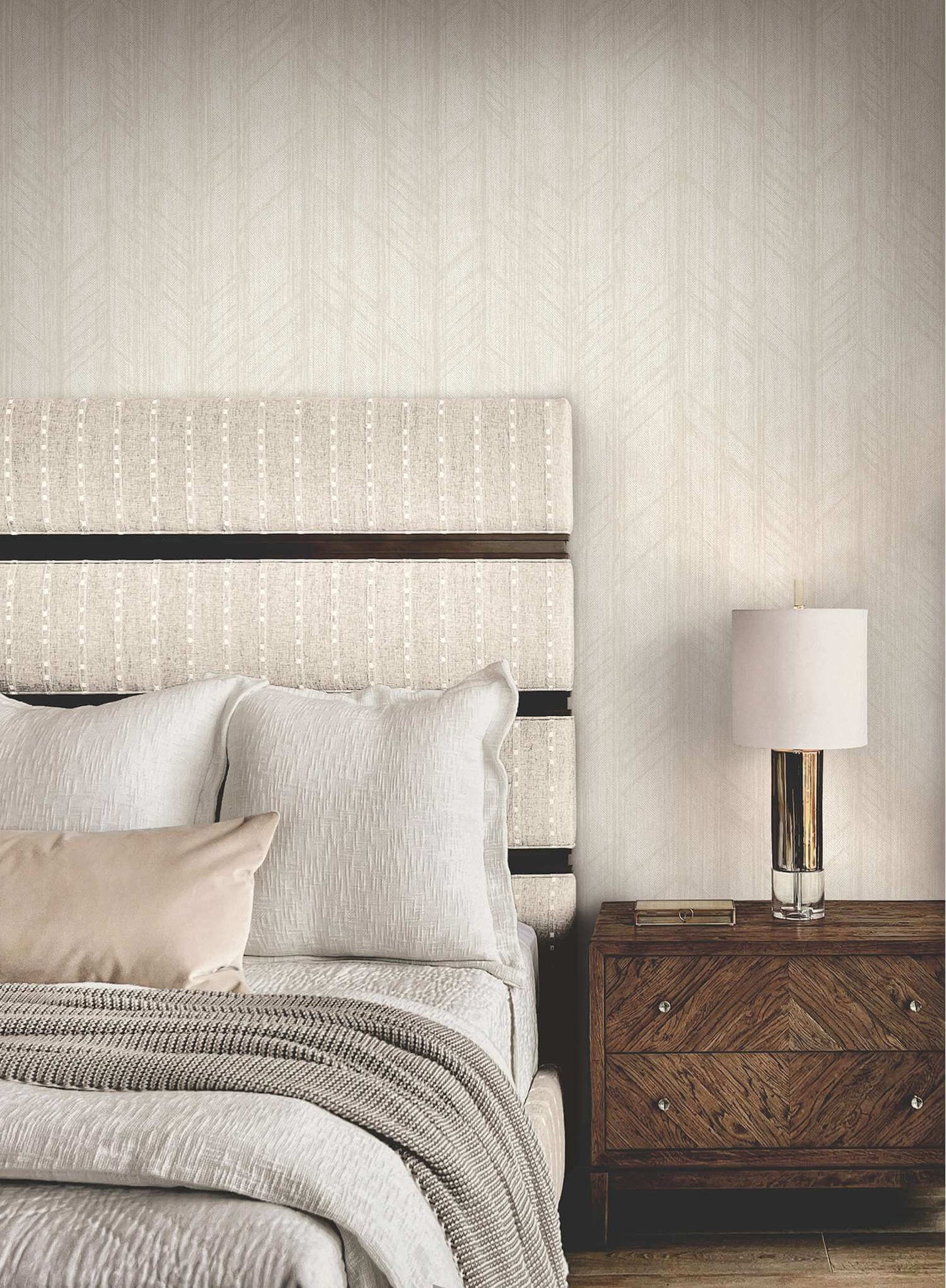 Ronald Redding Private Reserve Winthrop Wallpaper Sample - Beige