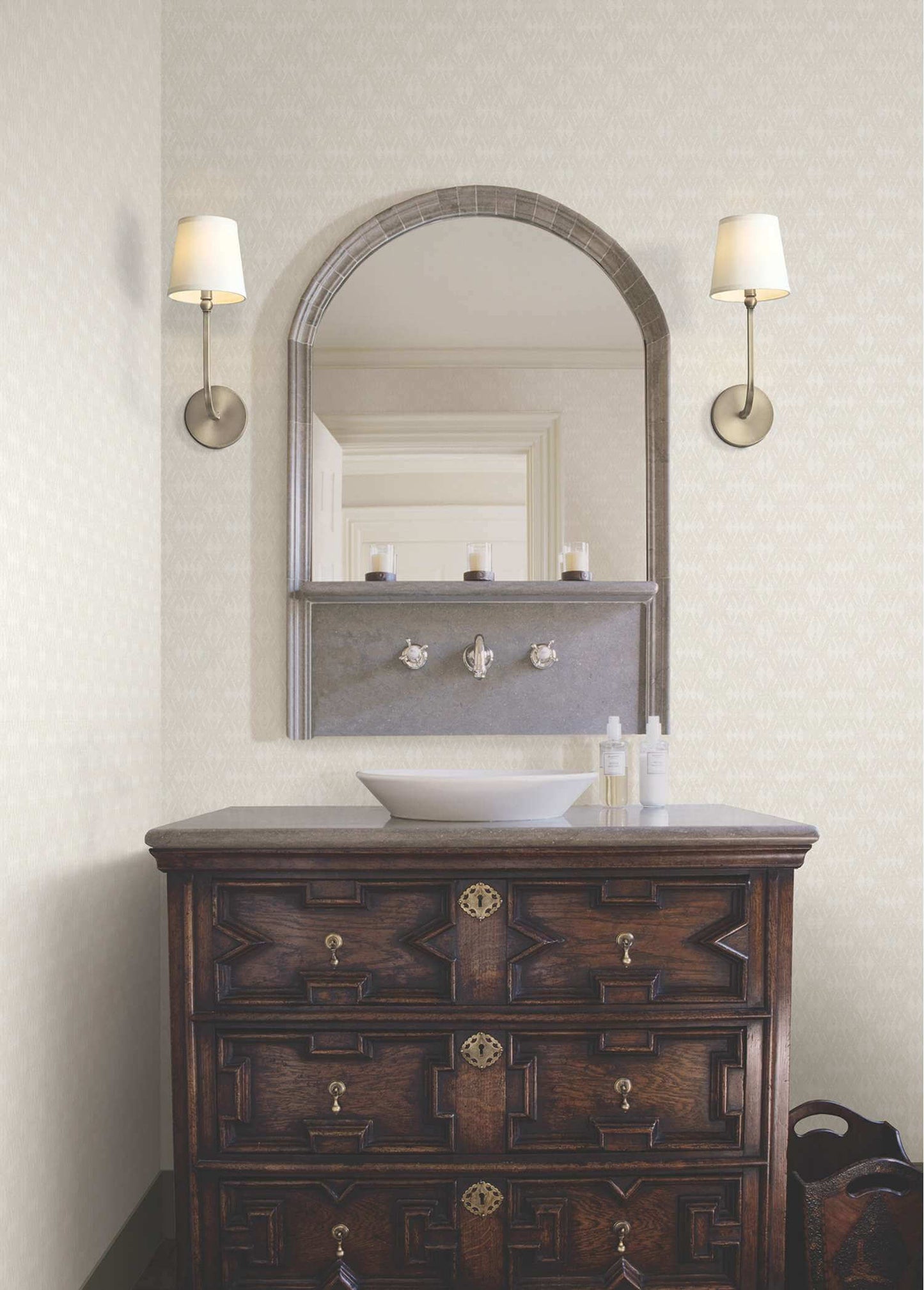 Ronald Redding Private Reserve Radcliffe Wallpaper - Beige
