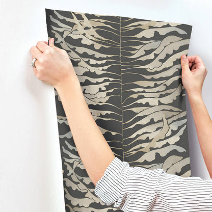 Formations Leaf Column Wallpaper - Black