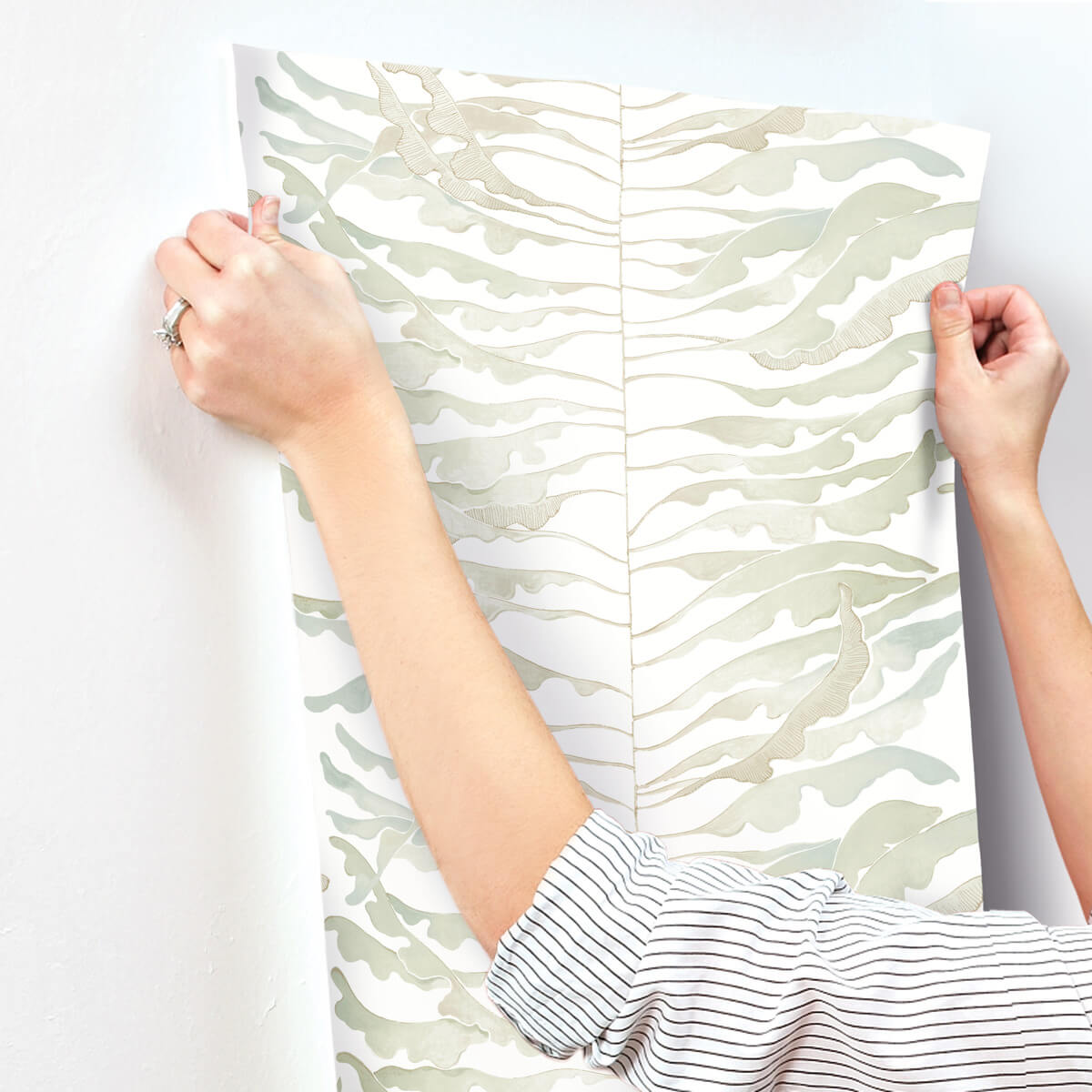 Formations Leaf Column Wallpaper - Green & White