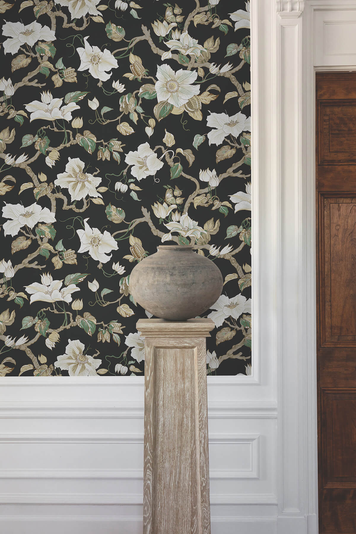 Ronald Redding Classics Marguerite Vine Wallpaper - Black